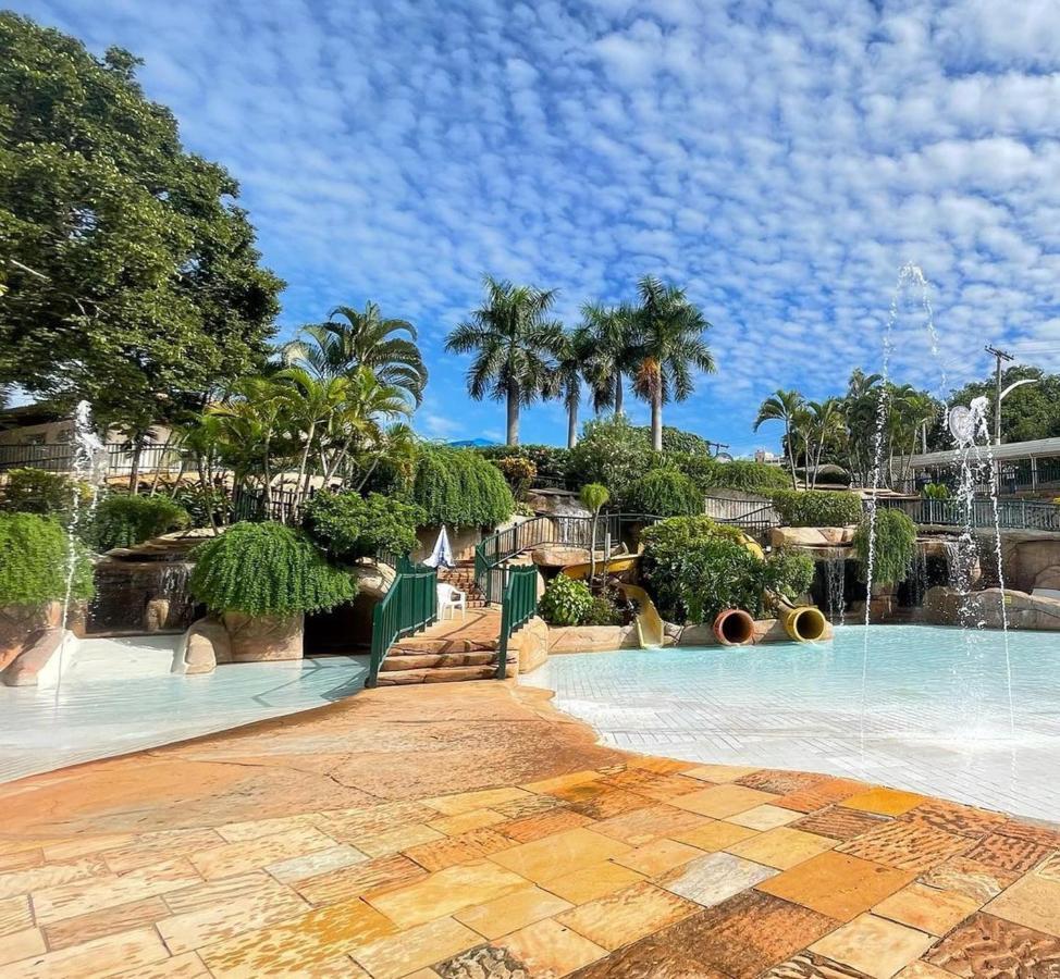Diroma Fiori Incluso1 dia no Acqua Park, Splash e Slide - Com roupas de Cama Caldas Novas Exterior foto